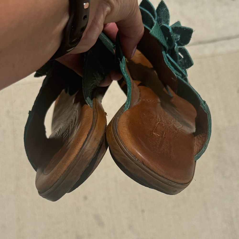 Born Flower sandals teal thong - Picture 5 of 9